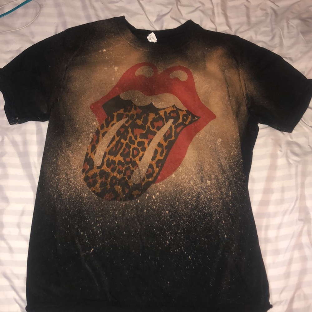 shirt with tongue